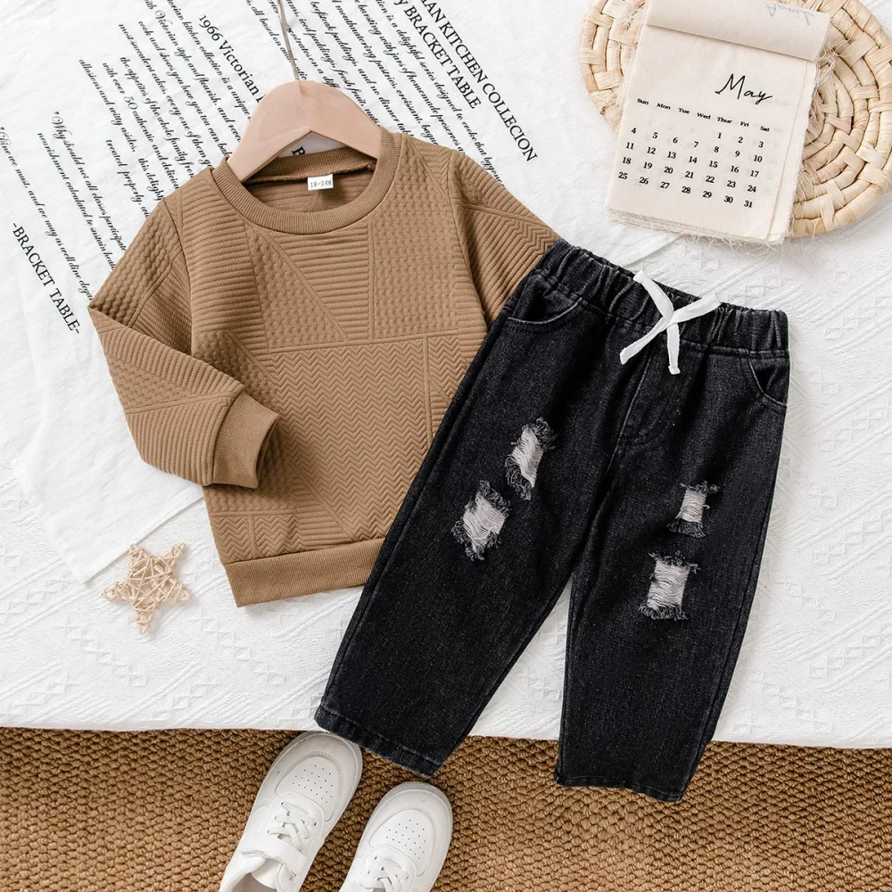 Dark brown two-piece sweatshirt and pants