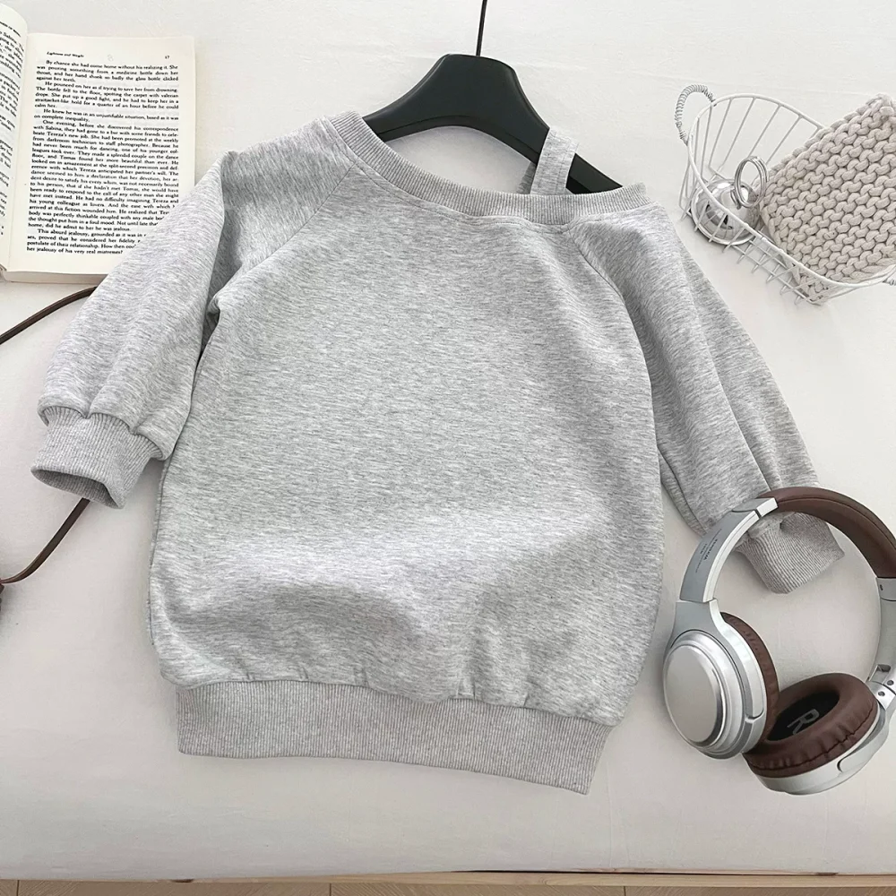 Gray sweatshirt without accessories