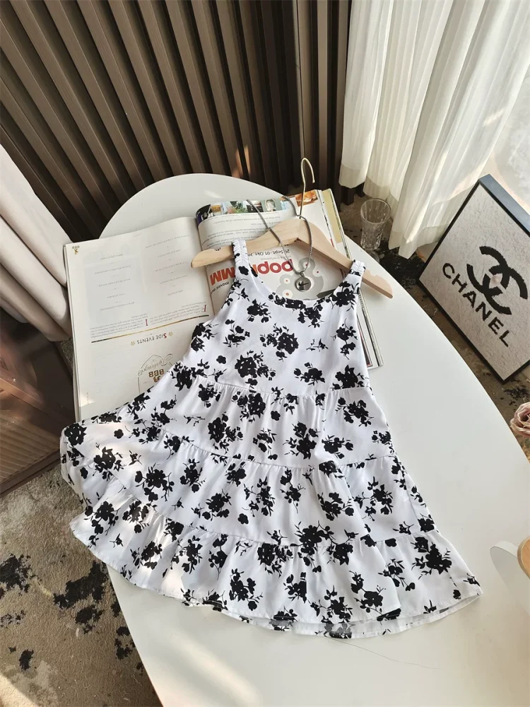 White flowers [slightly smaller]