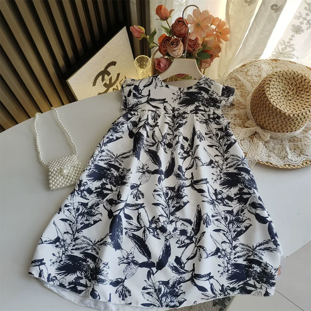 Black Flowers [Slightly Small] Polyester Fiber