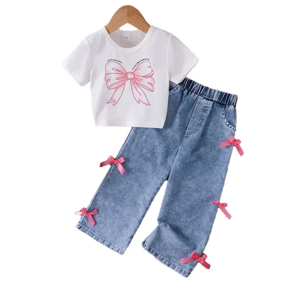 White two-piece set, short-sleeved denim trousers