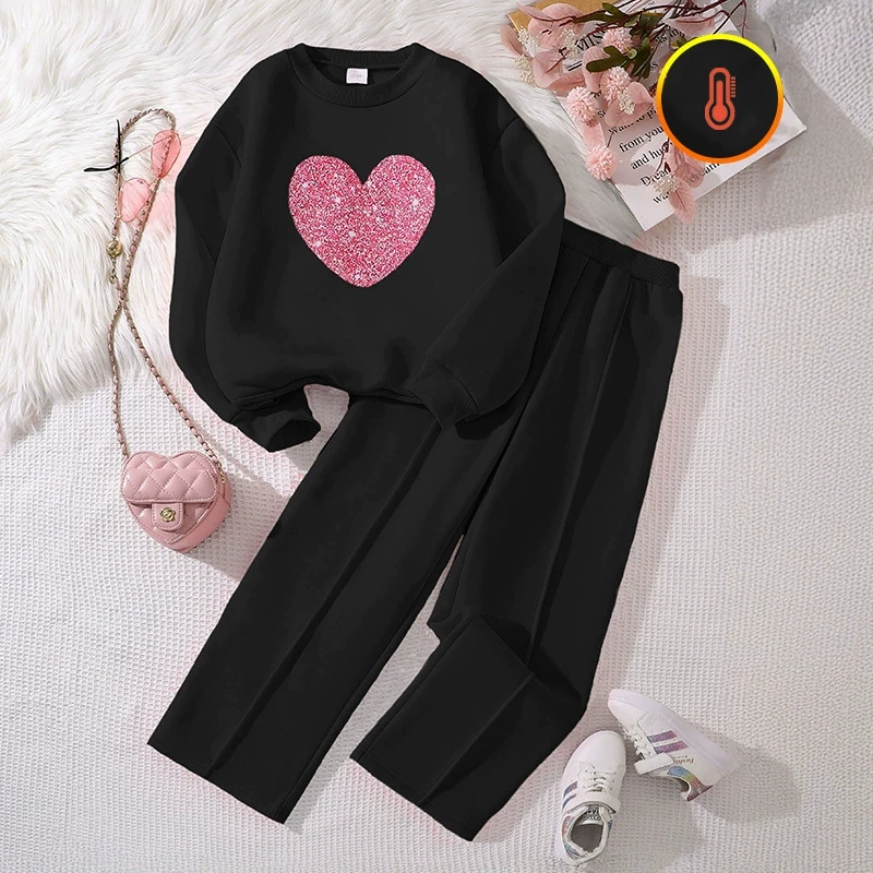 Black two-piece sweatshirt and trousers
